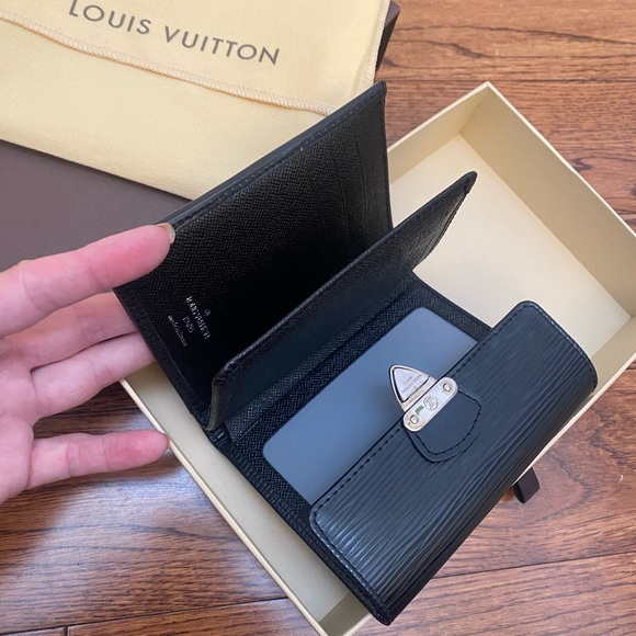 Louis Vuitton new without tags black wallet. - Picture 4 of 9